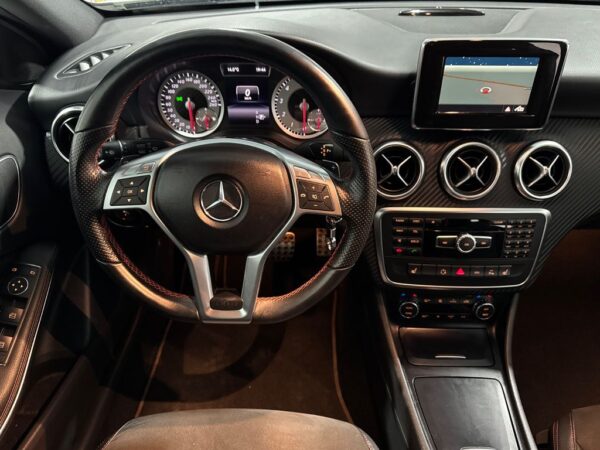 <span class="make">Mercedes-Benz</span><br/> A 180 AMG-Line NAVI-SHZ-AUT.-PDC – Bild 9