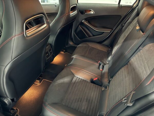 <span class="make">Mercedes-Benz</span><br/> A 180 AMG-Line NAVI-SHZ-AUT.-PDC – Bild 15
