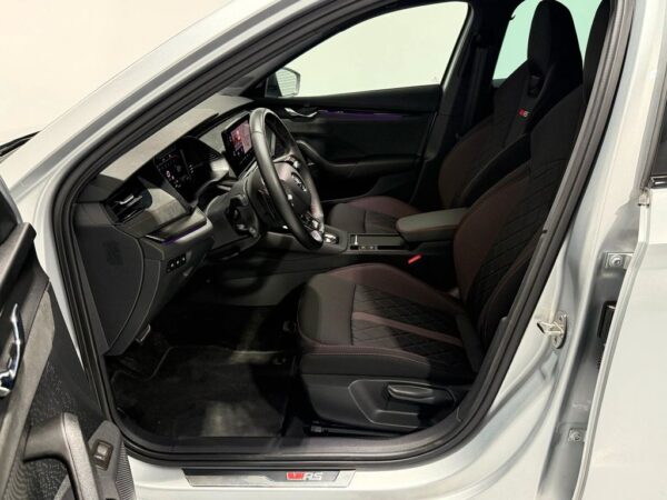 Skoda Octavia Combi RS NAVI-CAM-ACC-SHZ-APP – Bild 9