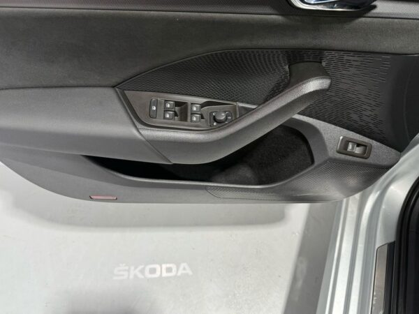 Skoda Octavia Combi RS NAVI-CAM-ACC-SHZ-APP – Bild 17