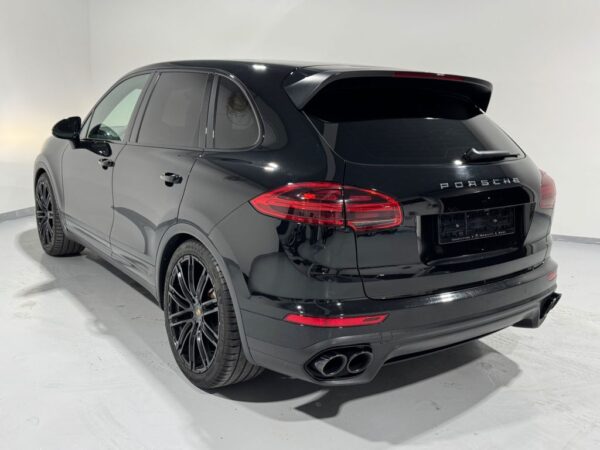 <span class="make">Porsche</span><br/> Cayenne NAVI-PANO-CAM-SHZ – Bild 5