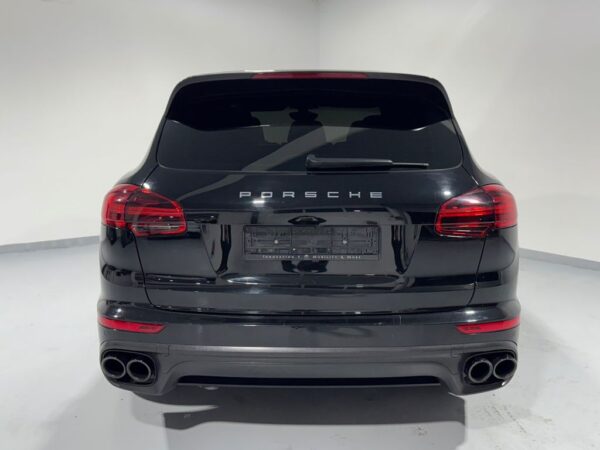<span class="make">Porsche</span><br/> Cayenne NAVI-PANO-CAM-SHZ – Bild 6