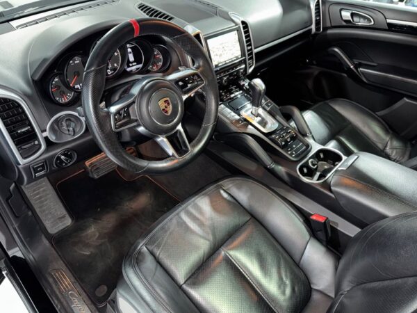 <span class="make">Porsche</span><br/> Cayenne NAVI-PANO-CAM-SHZ – Bild 8
