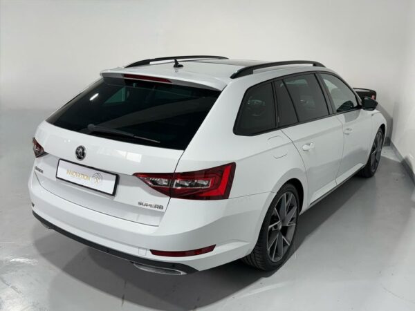 Skoda SuperbCombi Sportline CAM-SHZ-PANO-NAVI-SOUNDSYS – Bild 7