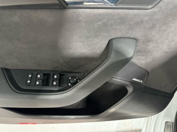 Skoda SuperbCombi Sportline CAM-SHZ-PANO-NAVI-SOUNDSYS – Bild 10