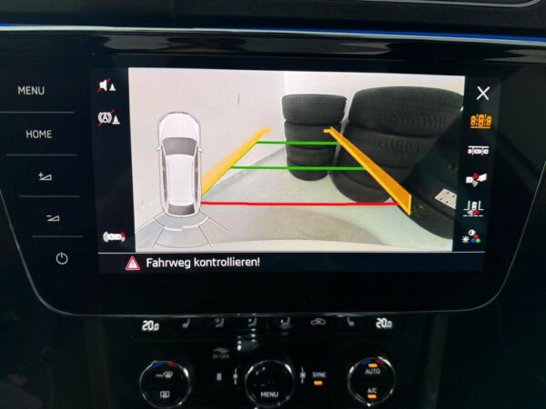 Skoda SuperbCombi Sportline CAM-SHZ-PANO-NAVI-SOUNDSYS – Bild 17
